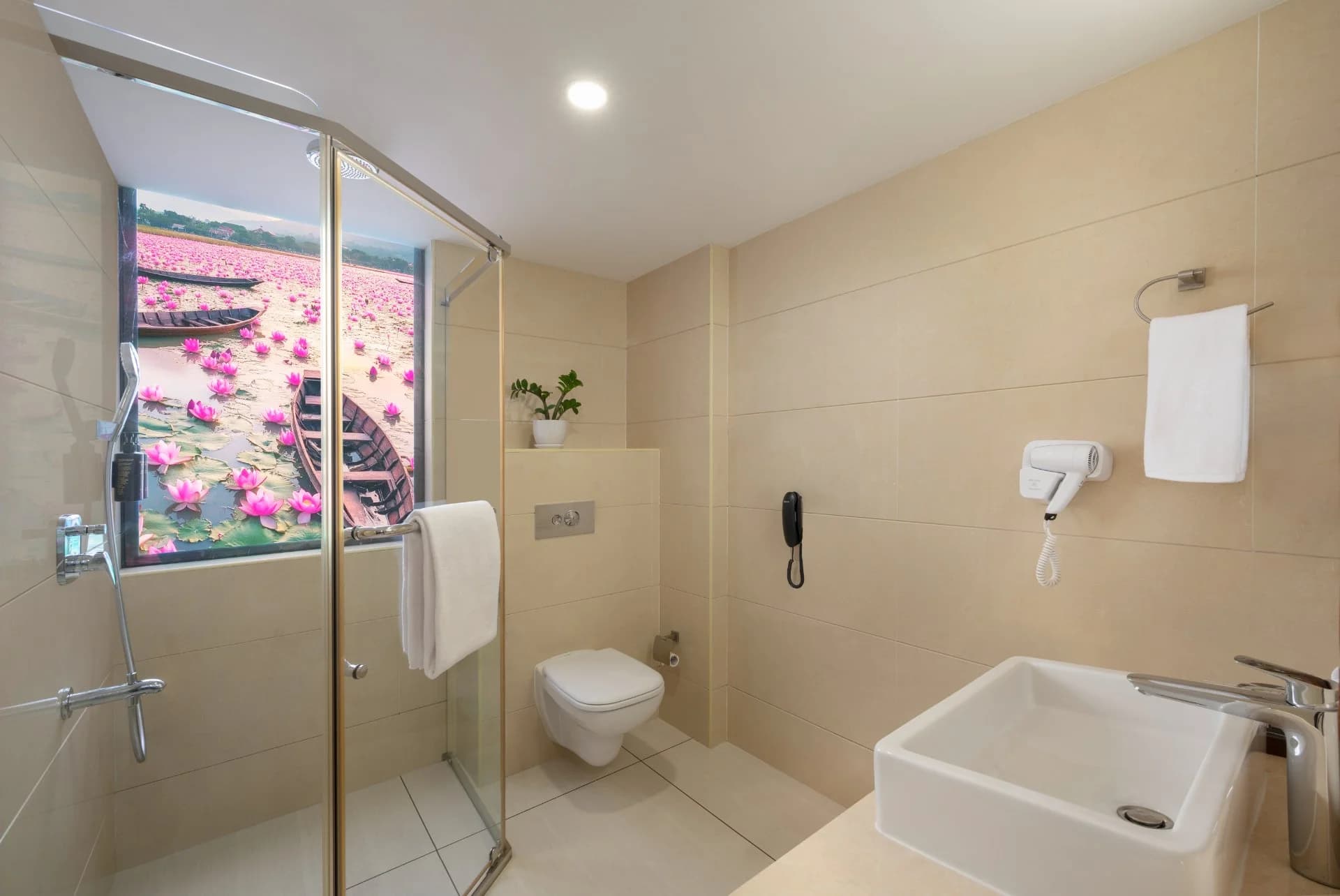 Canal View King Bathroom