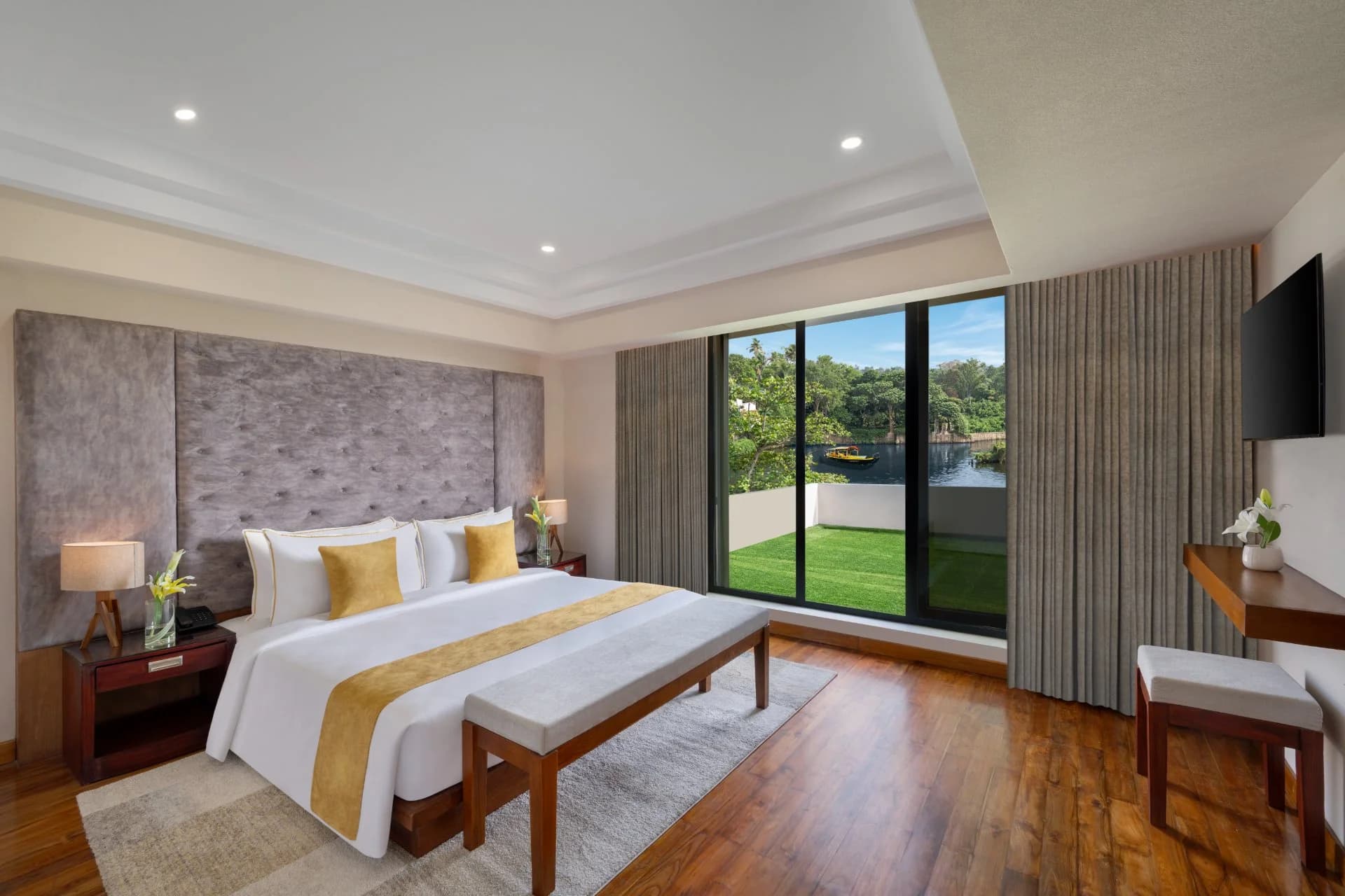 Lake View Balcony Suite Bedroom & Balcony